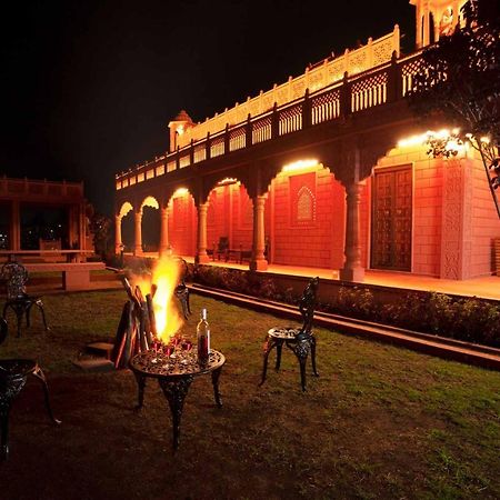 Stayvista At Pink Palace Rajasthani Decor Udagamandalam Exterior foto