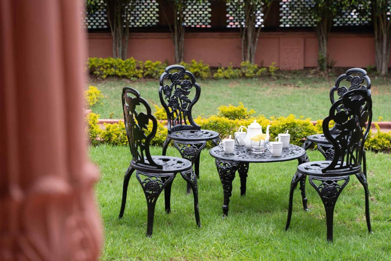 Stayvista At Pink Palace Rajasthani Decor Udagamandalam Exterior foto