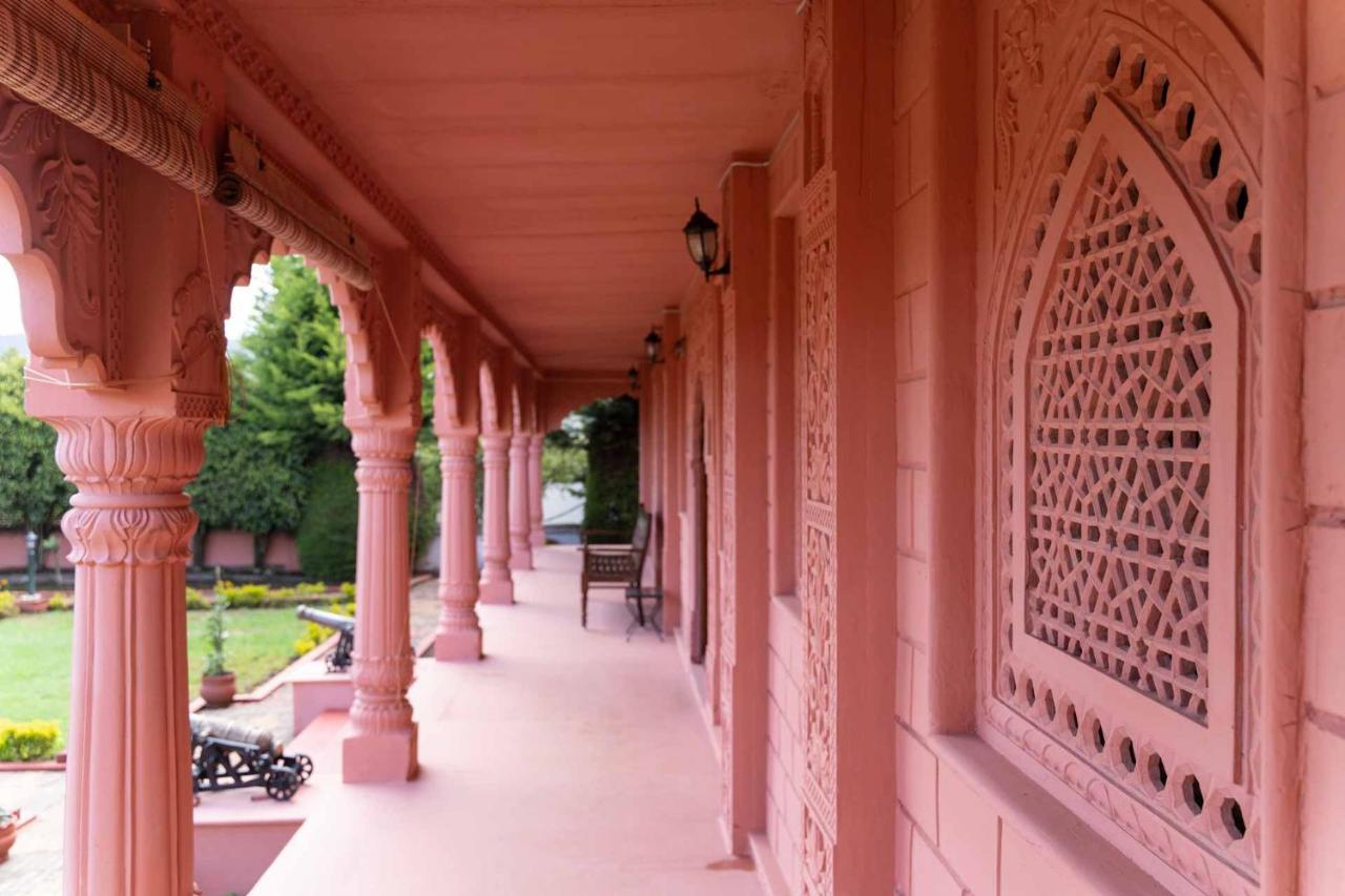 Stayvista At Pink Palace Rajasthani Decor Udagamandalam Exterior foto