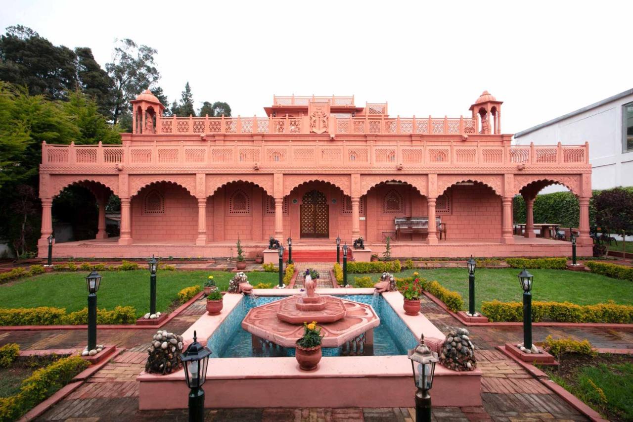 Stayvista At Pink Palace Rajasthani Decor Udagamandalam Exterior foto